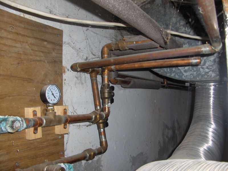 Insulating hot water pipes - EcoRenovator