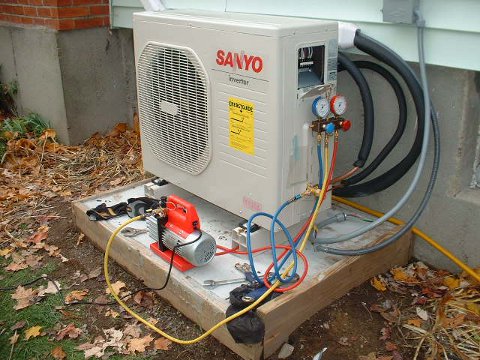 Post image for DIY Sanyo Air Source Heat Pump Install – Pressure Testing & Adding Refrigerant
